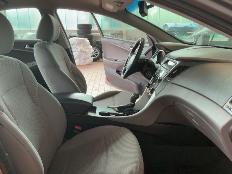 Hyundai Sonata 2.4 Prestige — zdjęcie 11