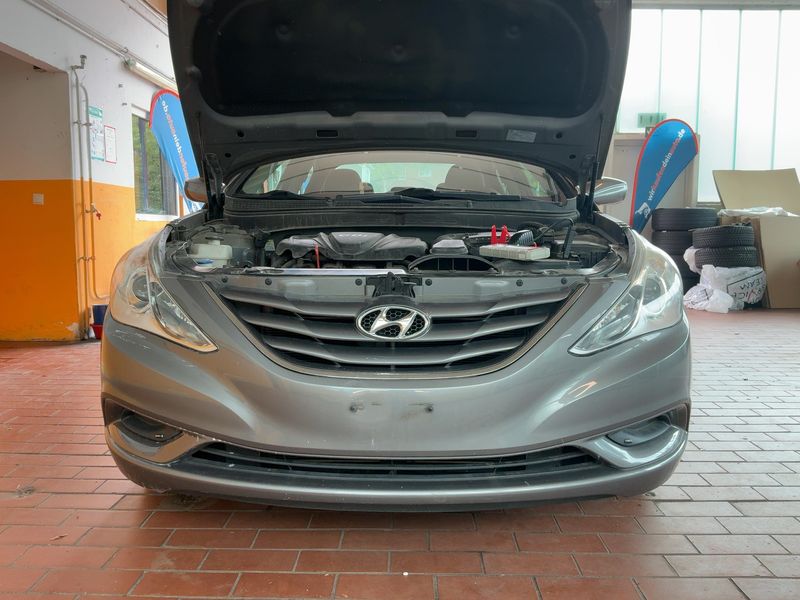 Hyundai Sonata 2.4 Prestige — zdjęcie 9