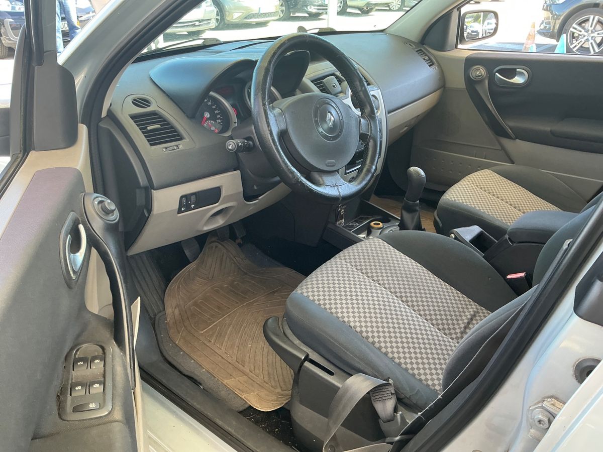 Renault Megane 2003 — photo 24