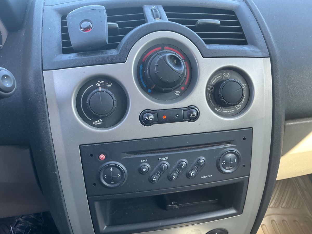 Renault Megane 2003 — photo 22