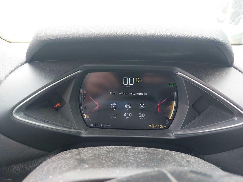 DS Automobiles DS3 Crossback 1.2 PureTech Performance Line Plus — zdjęcie 12