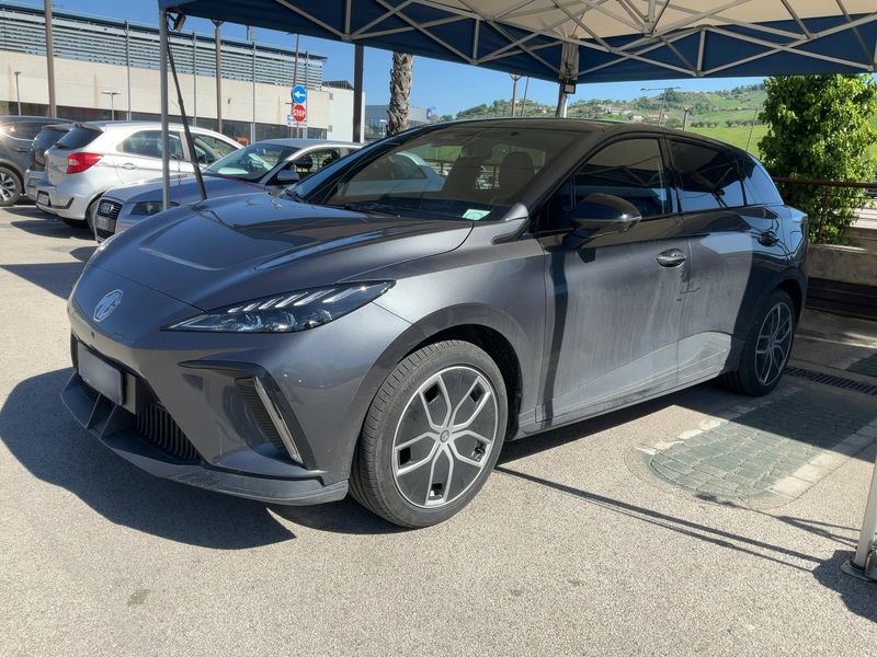 4 electric drive 150 kW Luxury