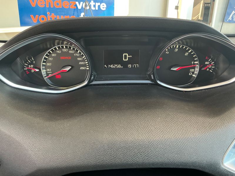 Peugeot 308 1.6 Blue-HDi Allure 2015 – снимка 18