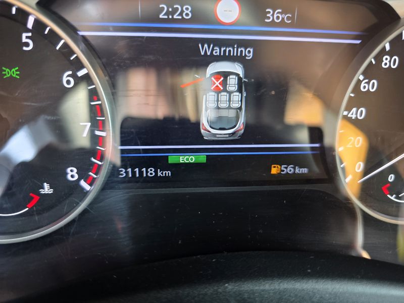 Nissan Juke 1.0 DIG-T Acenta — zdjęcie 12