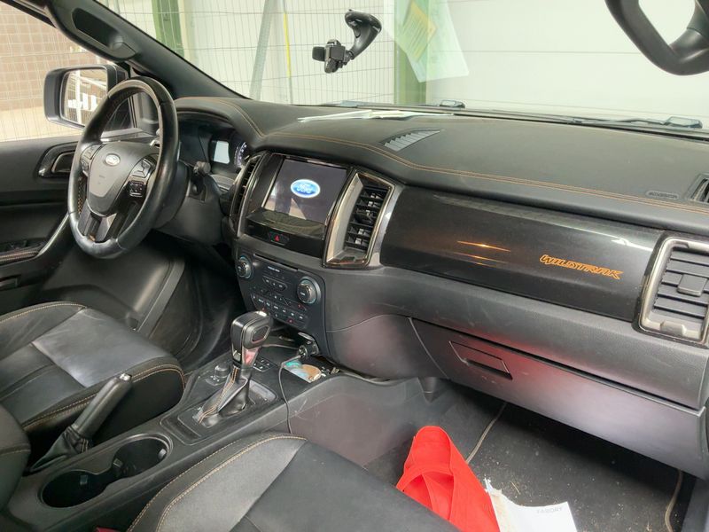 Ford Ranger 2.0 TDCi Doppelkabine 4x4 Wildtrak — zdjęcie 12