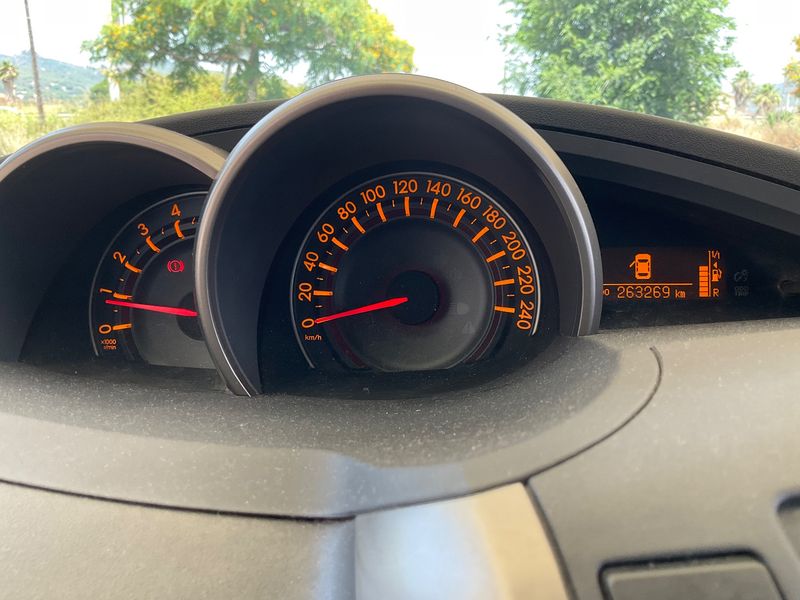 Toyota Verso 2.0 D-4D Executive 2009 – снимка 18