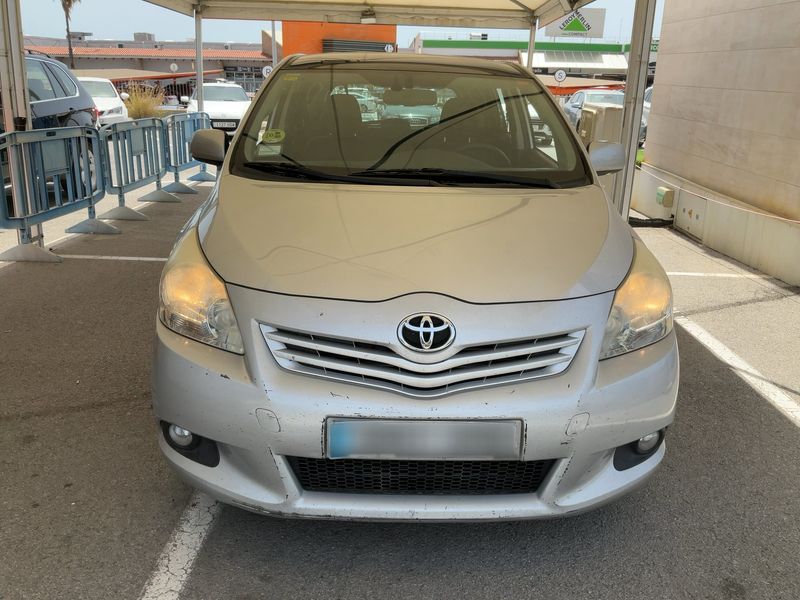 Toyota Verso 2.0 D-4D Executive 2009 – снимка 14
