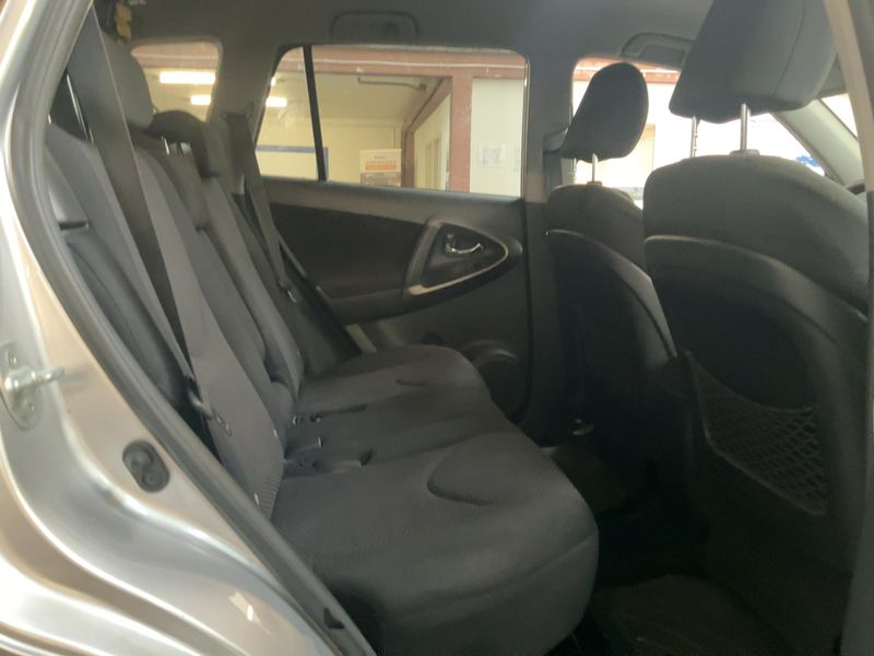 Toyota RAV 4 2.2 D-4D Life — zdjęcie 14