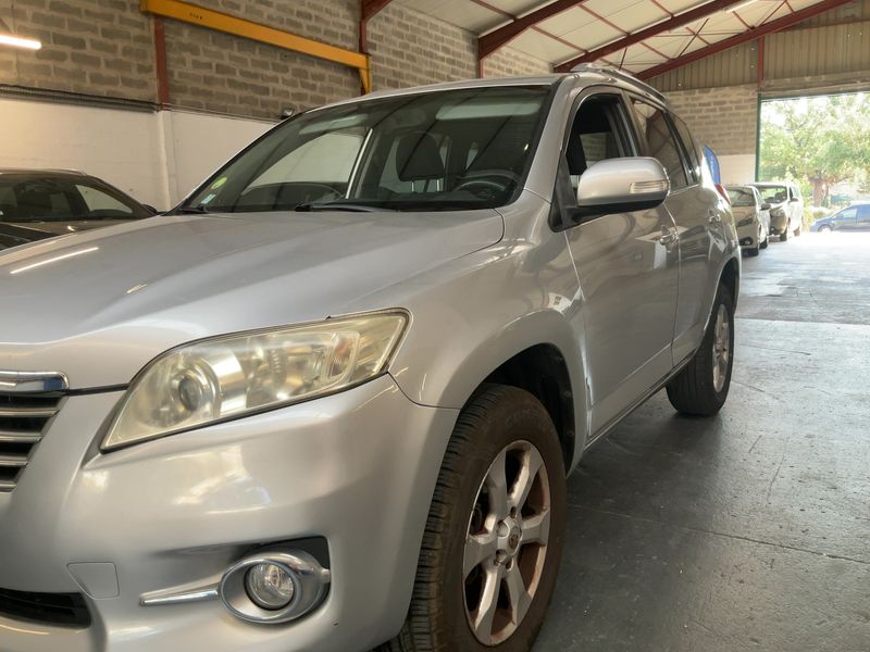 Toyota RAV 4 2.2 D-4D Life — zdjęcie 2