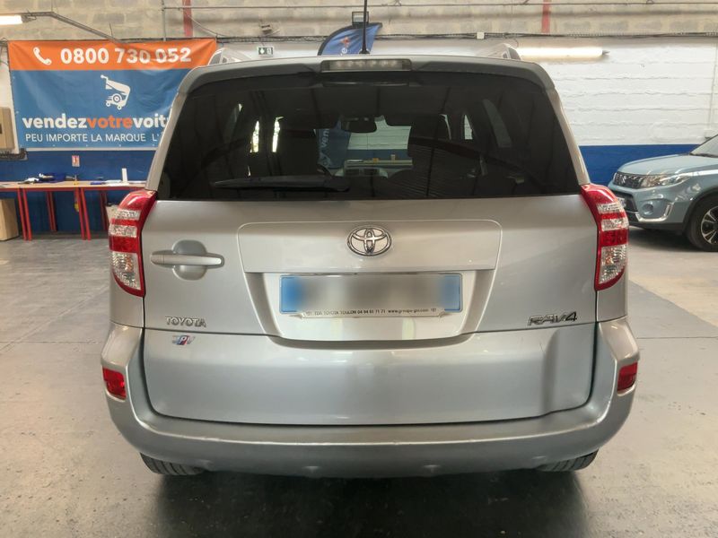 Toyota RAV 4 2.2 D-4D Life — zdjęcie 5