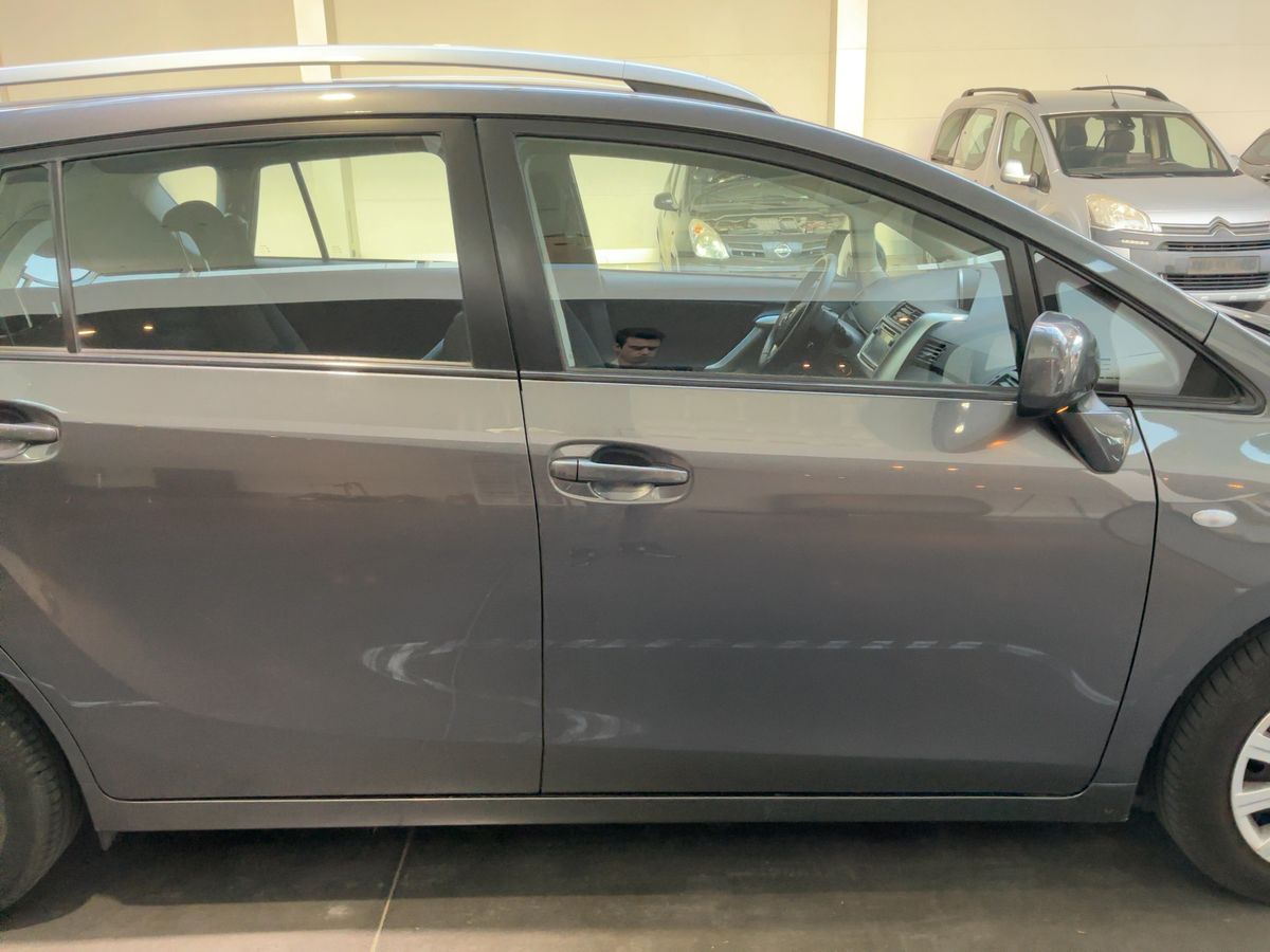 Toyota Verso 2012 — photo 11