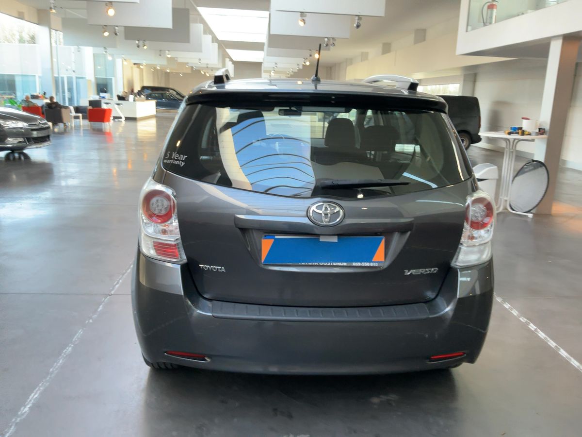 Toyota Verso 2012 — photo 8