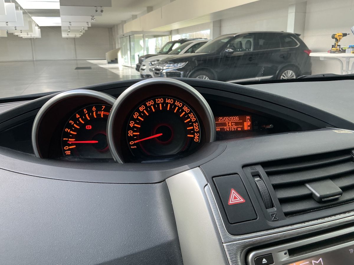 Toyota Verso 2012 — photo 18