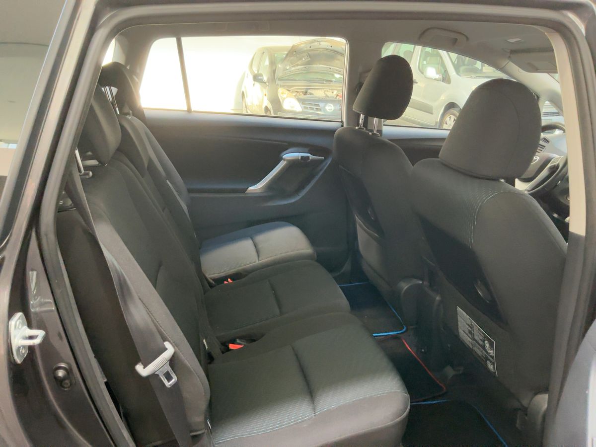 Toyota Verso 2012 — photo 19