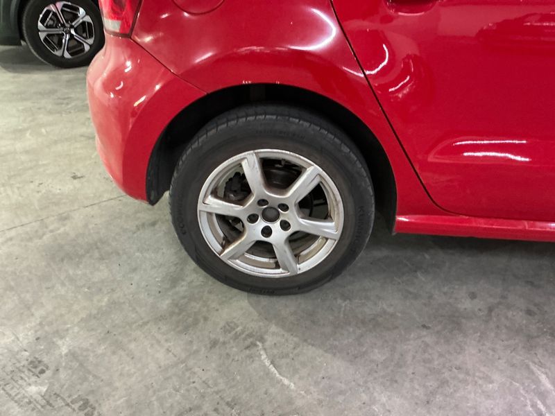 Volkswagen Polo 1.6 TDI Advance 2011 – снимка 9