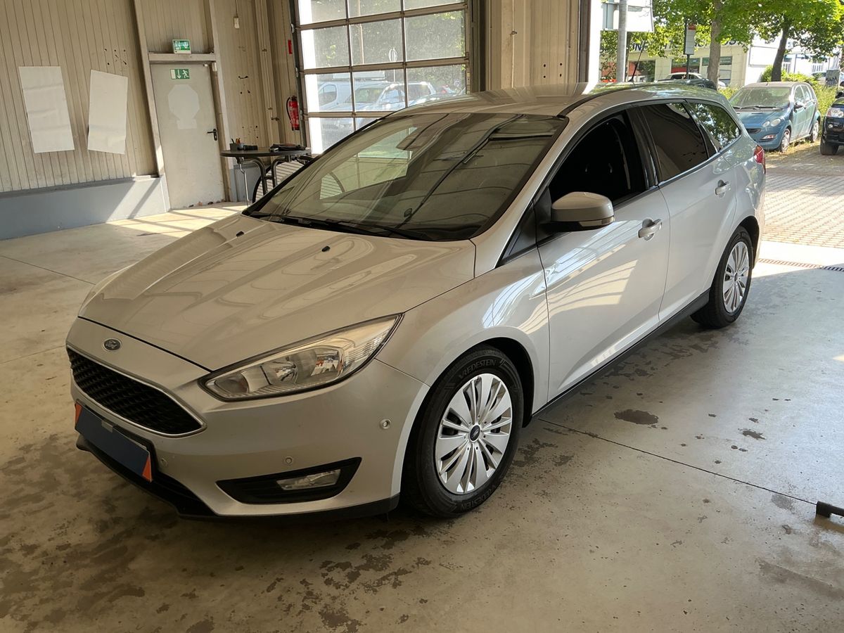 Ford Focus 2015 — photo 1