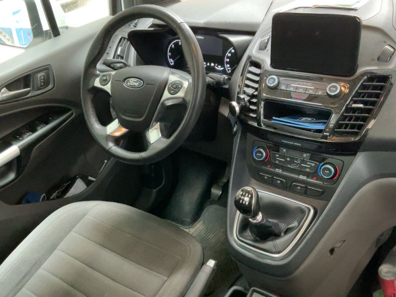 Ford Grand Tourneo Connect 1.5 TDCi EcoBlue Titanium — zdjęcie 12