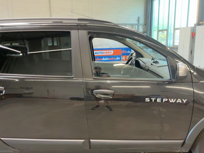 Dacia Lodgy 1.2 TCe Stepway Celebration 2017 – снимка 10