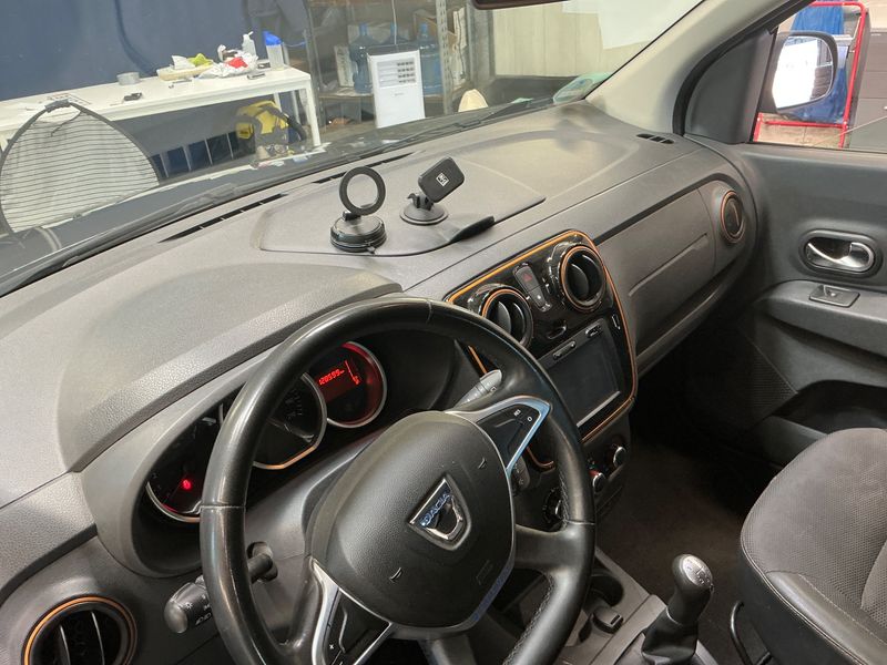 Dacia Lodgy 1.2 TCe Stepway Celebration 2017 – снимка 24