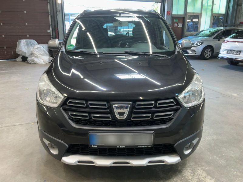 Dacia Lodgy 1.2 TCe Stepway Celebration 2017 – снимка 14