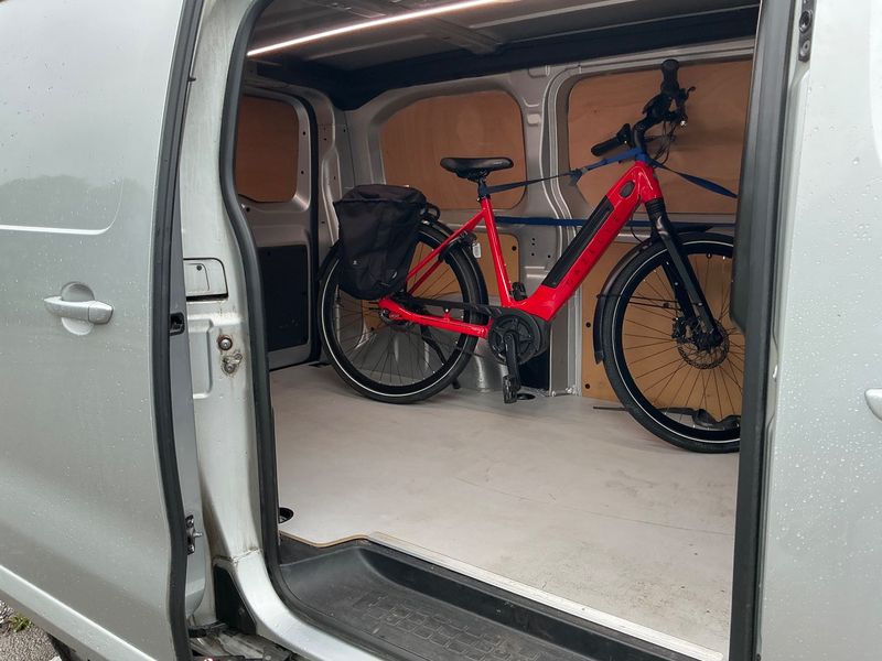 Citroen Jumpy 2.0 Blue-HDi Business M — zdjęcie 14