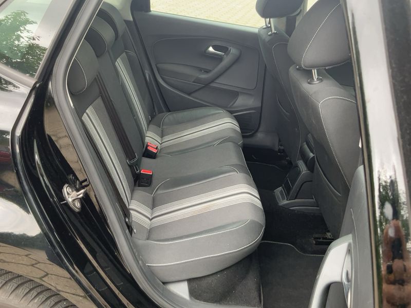 Volkswagen Polo 1.4 FSI Match — zdjęcie 14