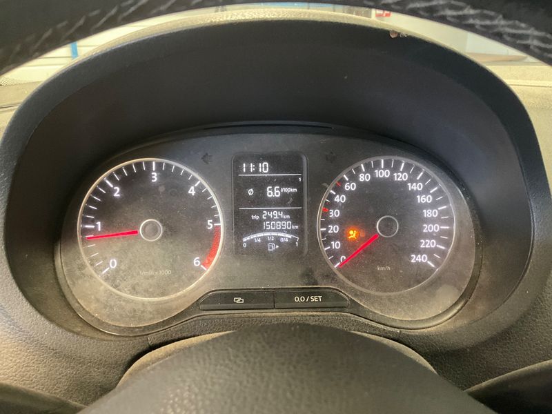 Volkswagen Polo 1.6 TDI Style 2011 – снимка 18
