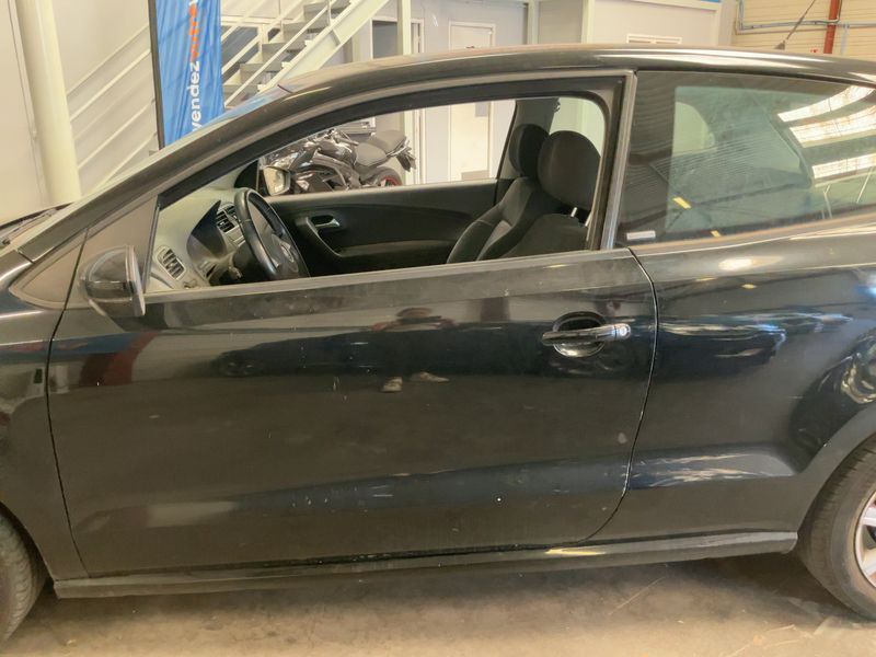 Volkswagen Polo 1.6 TDI Style 2011 – снимка 4