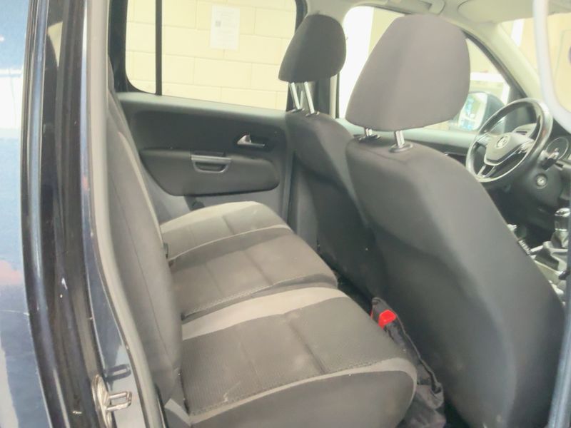 Volkswagen Amarok 3.0 V6 TDI Comfortline DoubleCab 4Motion — zdjęcie 14