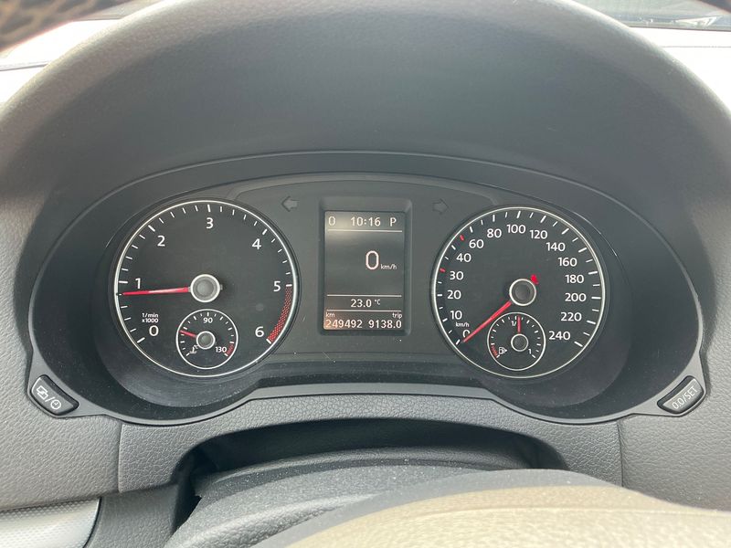 Volkswagen Sharan 2.0 TDI Life BlueMotion Tech 2013 – снимка 18