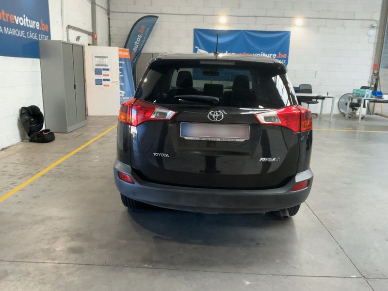 Toyota RAV 4 2.0 D-4D — zdjęcie 5