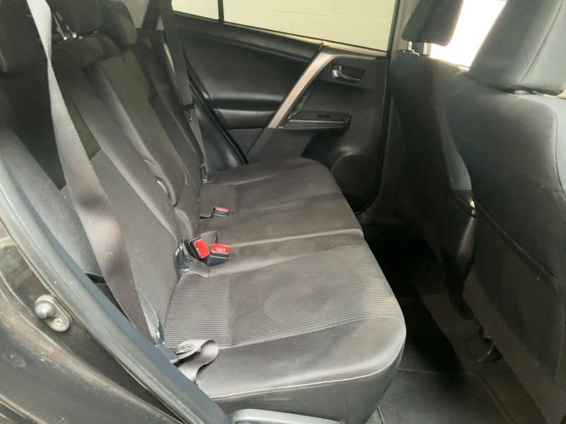 Toyota RAV 4 2.0 D-4D — zdjęcie 14