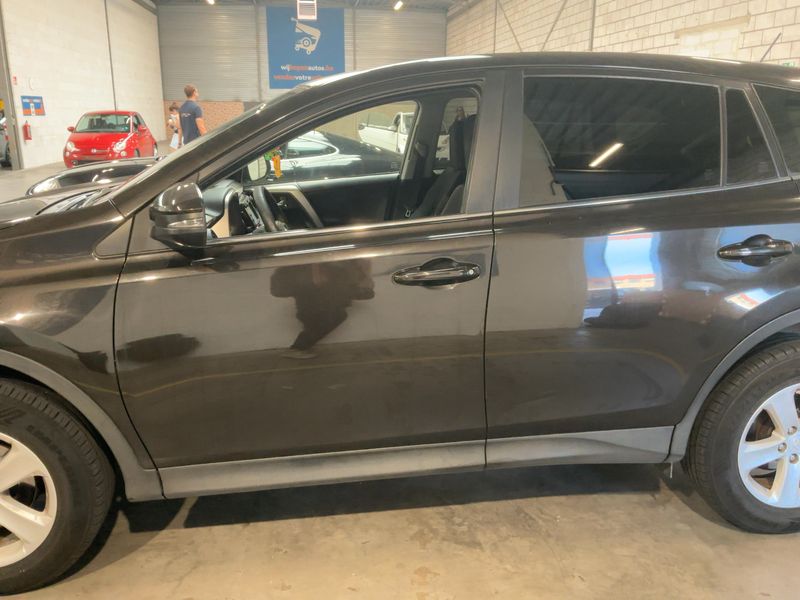 Toyota RAV 4 2.0 D-4D — zdjęcie 4