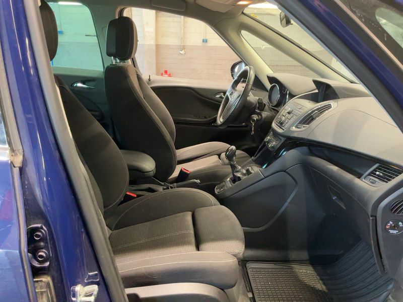 Opel Zafira Tourer 1.4 Turbo Sport — zdjęcie 11