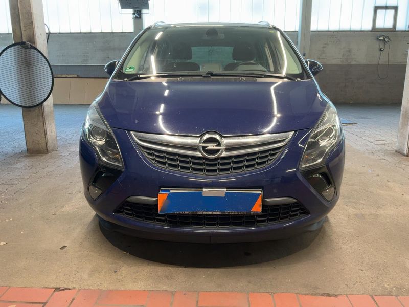 Opel Zafira Tourer 1.4 Turbo Sport — zdjęcie 9