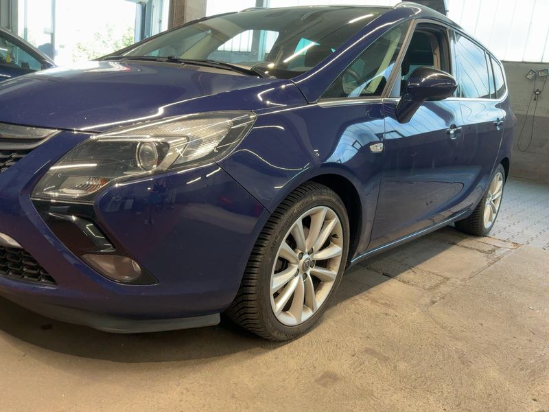 Opel Zafira Tourer 1.4 Turbo Sport — zdjęcie 2