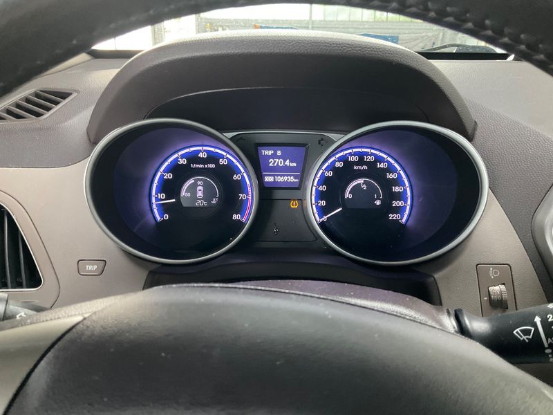 Hyundai ix35 2.0 Premium AWD — zdjęcie 13