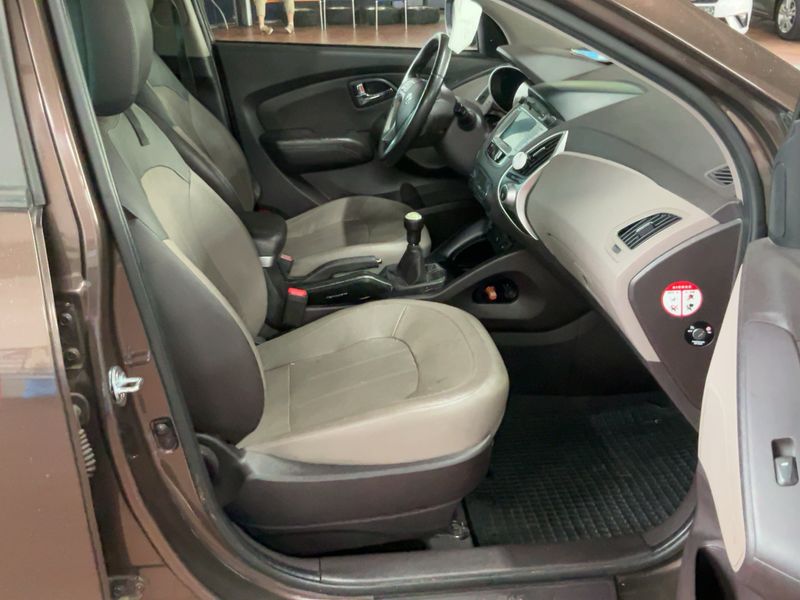 Hyundai ix35 2.0 Premium AWD — zdjęcie 11