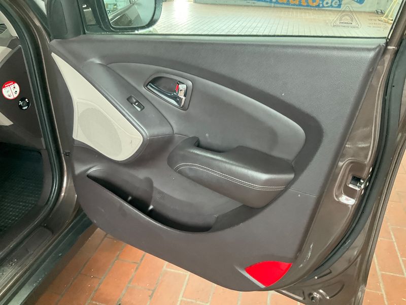 Hyundai ix35 2.0 Premium AWD 2013 – снимка 45