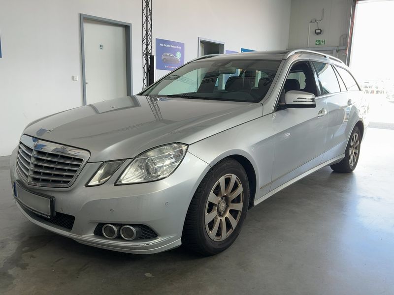 Mercedes-Benz E-Klasse E 220 CDI T BlueEfficiency Elegance 2011 – снимка 1