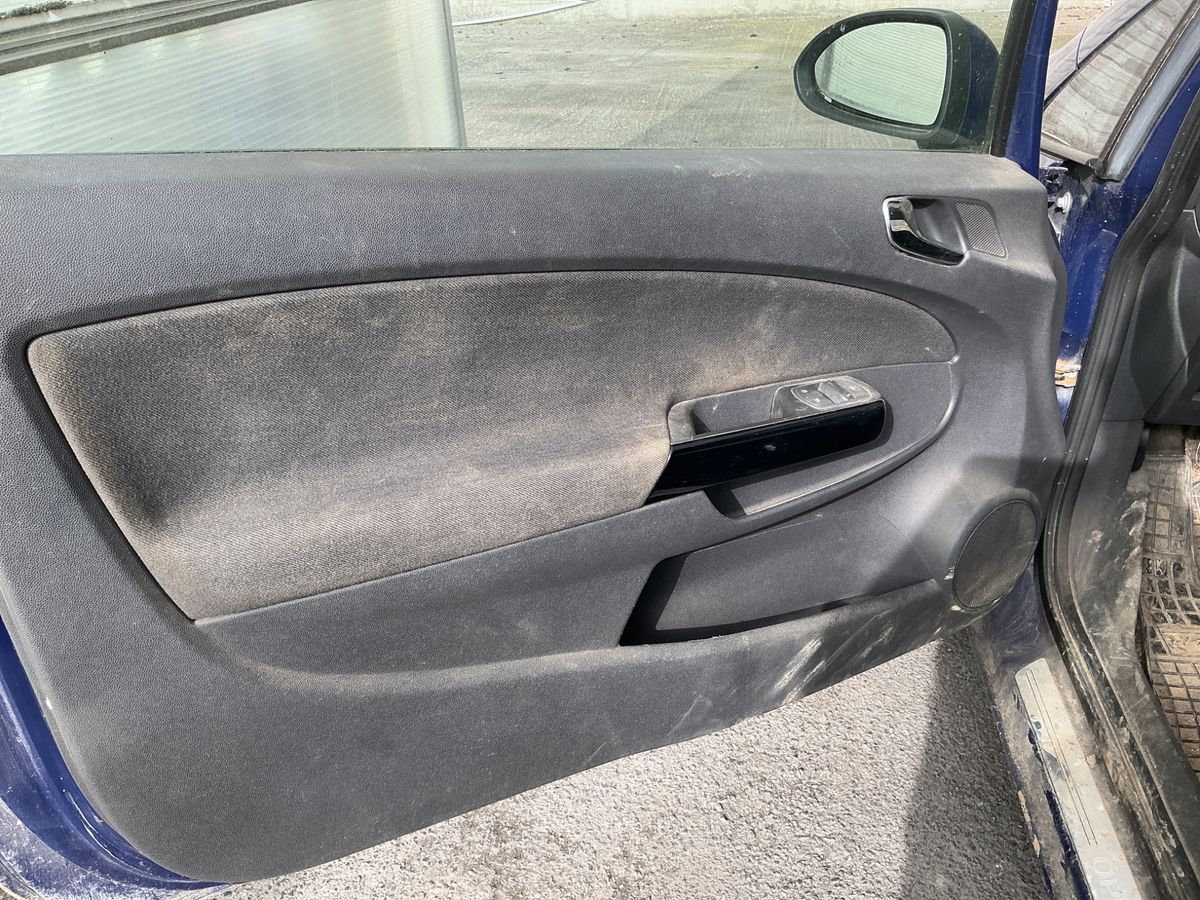 Opel Corsa 2010 — photo 28