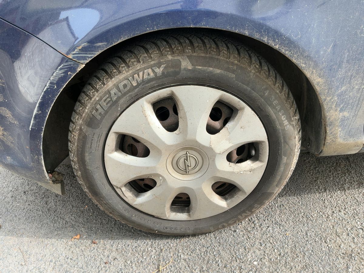 Opel Corsa 2010 — photo 4