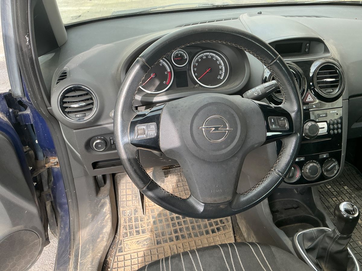 Opel Corsa 2010 — photo 27