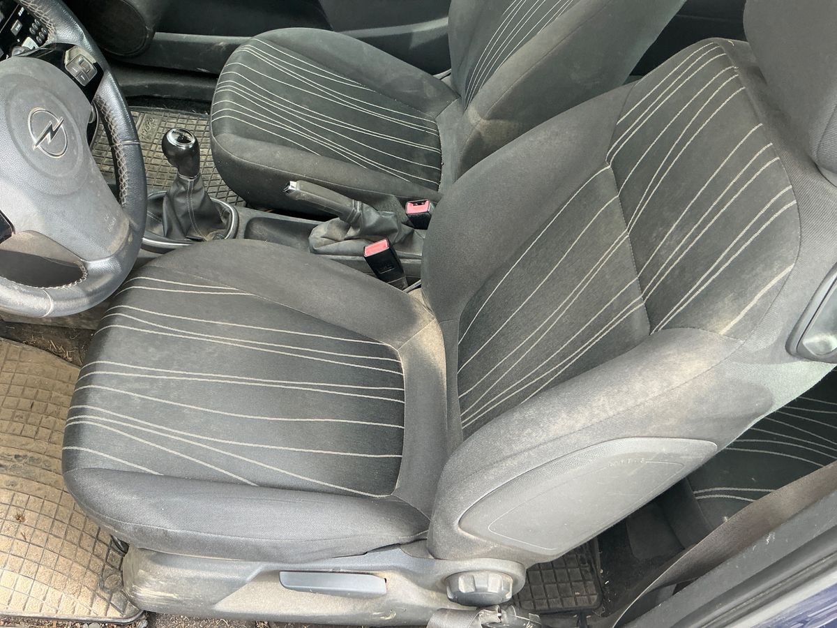 Opel Corsa 2010 — photo 26