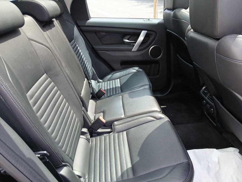 Land Rover Discovery Sport D150 S AWD — zdjęcie 14