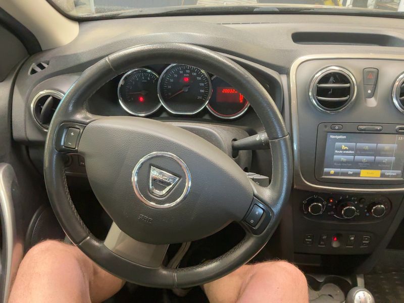 Dacia Sandero 0.9 TCe Stepway Prestige 2015 – снимка 17
