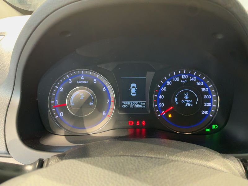 Hyundai i40 1.6 FIFA World Cup Edition — zdjęcie 13