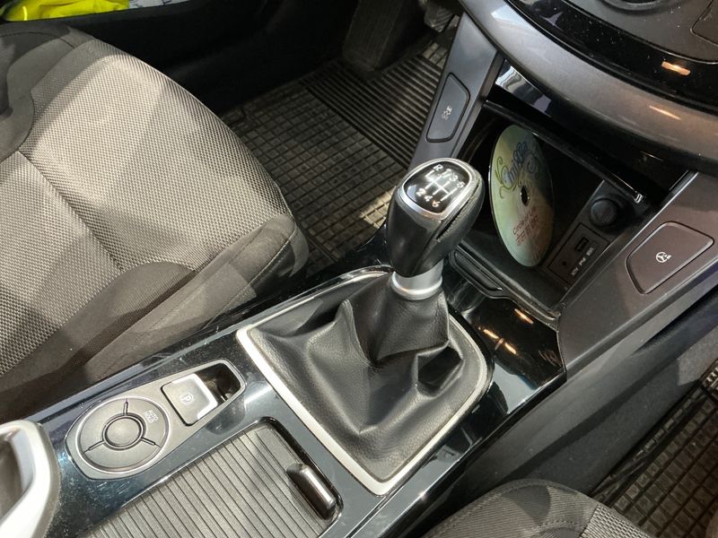 Hyundai i40 1.6 FIFA World Cup Edition 2014 – снимка 32