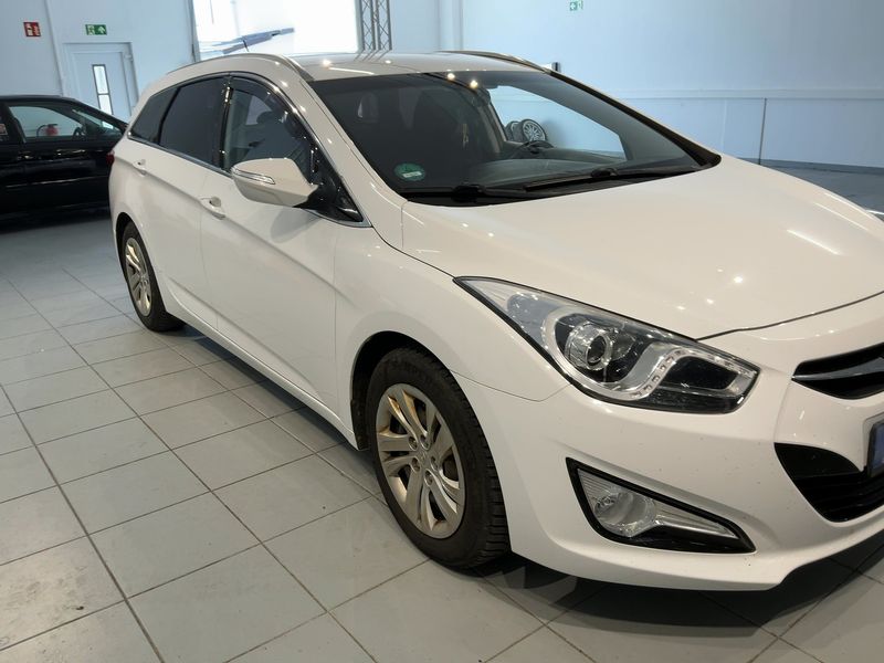Hyundai i40 1.6 FIFA World Cup Edition — zdjęcie 8