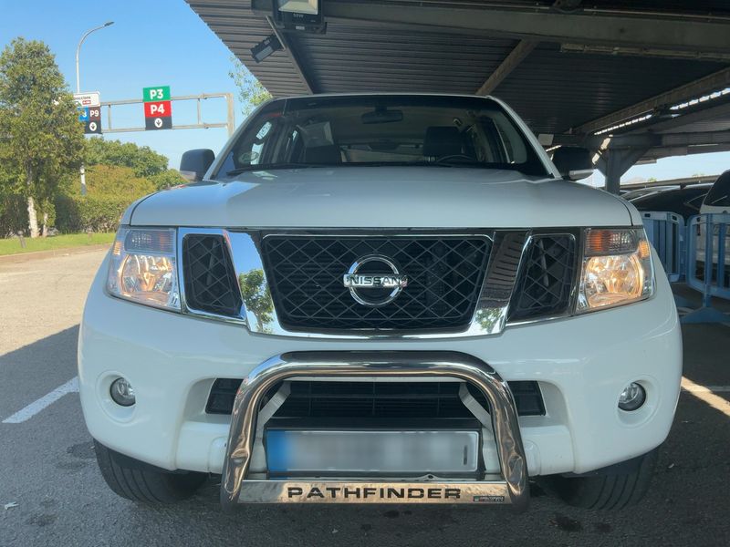 Nissan Pathfinder 2.5 dCi SE — zdjęcie 9